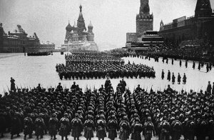 Солдатам Парада 1941 года посвящается